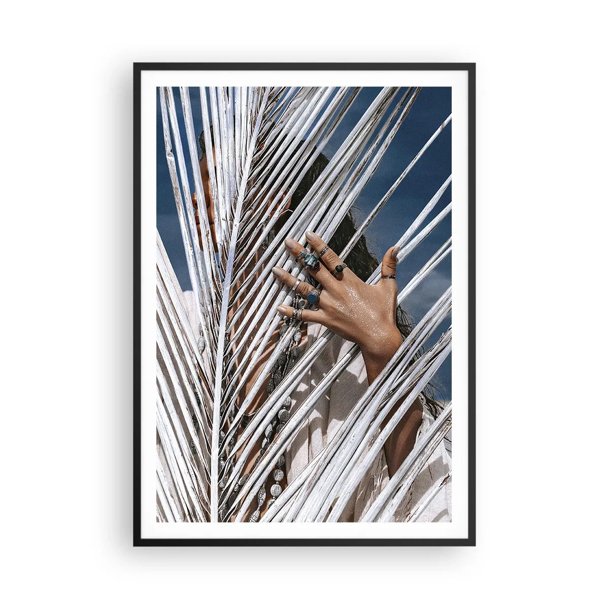 Poster in einem schwarzem Rahmen - Das Mädchen des Schamanen? - 70x100 cm