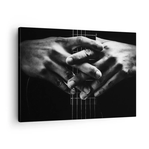 Bild auf Leinwand - Leinwandbild - Hände auf einer Gitarre in einem monochromen Ton gefaltet - 70x50cm - Gebet des Künstlers - Moderne Wanddekoration für Wohnzimmer und Schlafzimmer ARTTOR