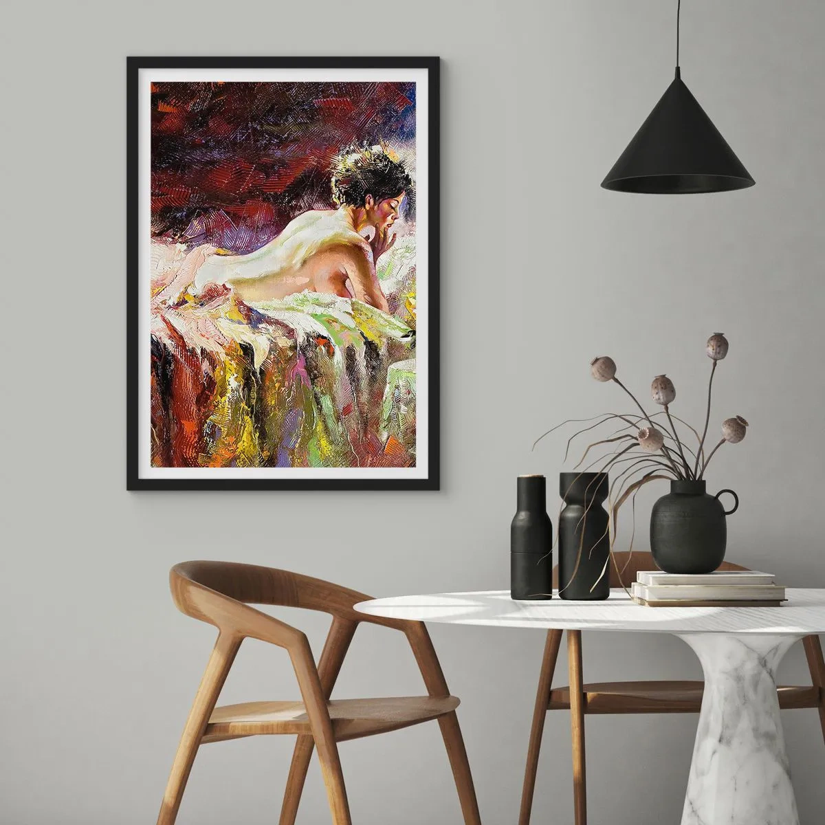 Poster in einem schwarzem Rahmen - Künstlerischer Akt einer Frau in farbenfroher Umgebung - 50x70cm - Venus in Gedanken - Moderne Wanddekoration für Wohnzimmer und Schlafzimmer ARTTOR