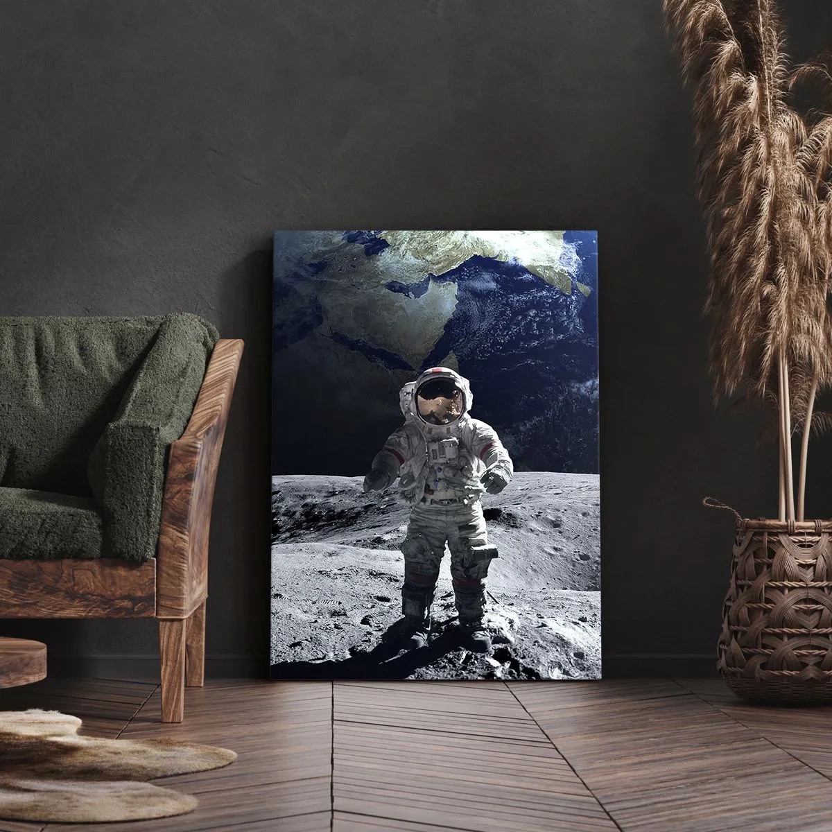 Bild auf Leinwand - Leinwandbild - Astronaut auf der Mondoberfläche mit der Erde im Hintergrund - 50x70cm - Grüße vom Mond - Moderne Wanddekoration für Wohnzimmer und Schlafzimmer ARTTOR