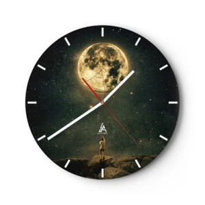 Wanduhr - Glasuhr - Eine Person auf einem Felsen fängt den Mond vor einem Sternenhimmel ein - 30x30cm - Der Mann, der den Mond gestohlen hat - Moderne Wanddekoration für Wohnzimmer, Küche und Schlafzimmer ARTTOR