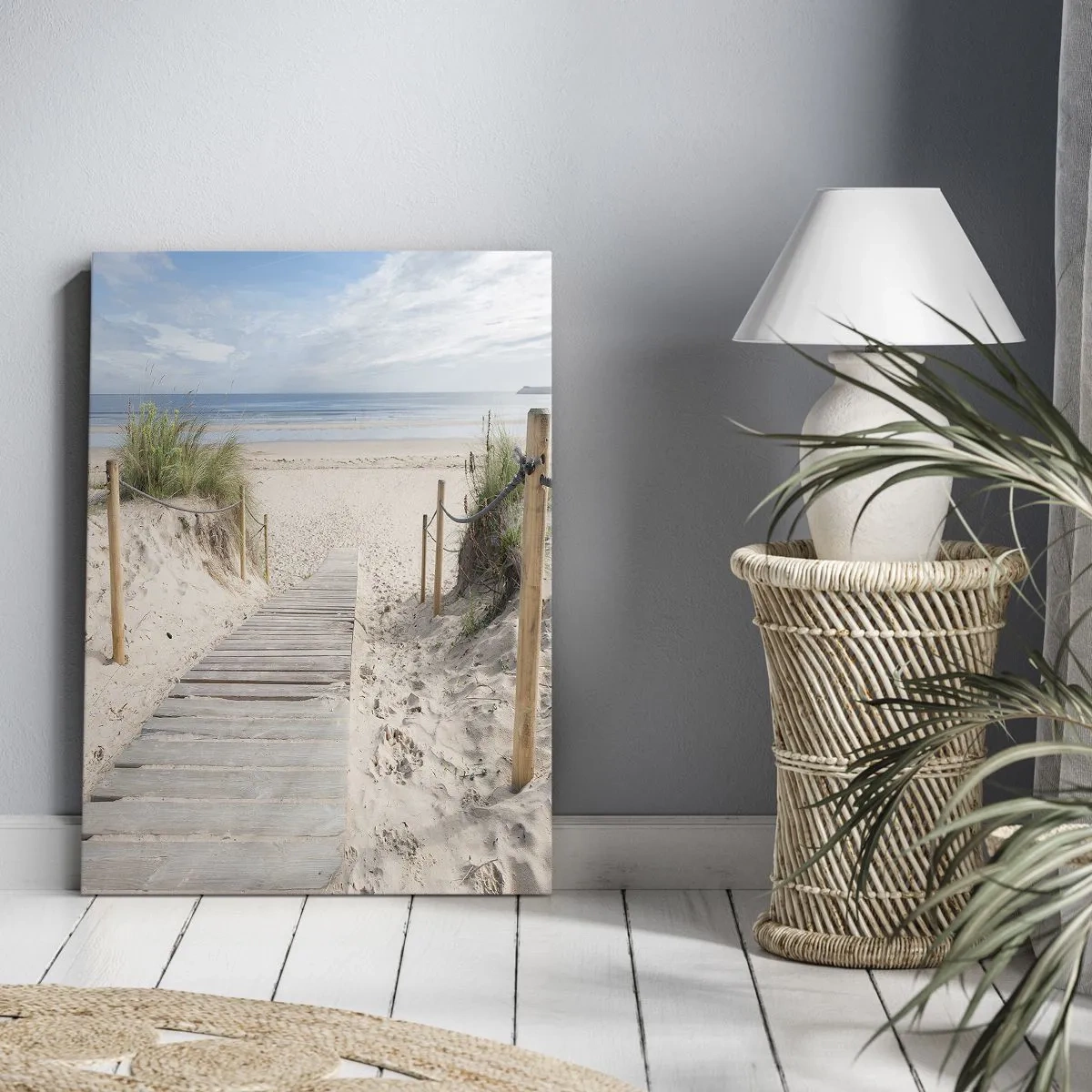 Bild auf Leinwand - Leinwandbild - Ein Plankenweg, der zu einem Sandstrand führt - 50x70cm - Bis zum Horizont - Moderne Wanddekoration für Wohnzimmer und Schlafzimmer ARTTOR