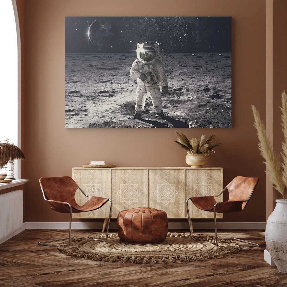 Bild auf Leinwand - Leinwandbild - Astronaut auf der Mondoberfläche mit der Erde im Hintergrund - 100x70cm - Grüße vom Mond - Moderne Wanddekoration für Wohnzimmer und Schlafzimmer ARTTOR