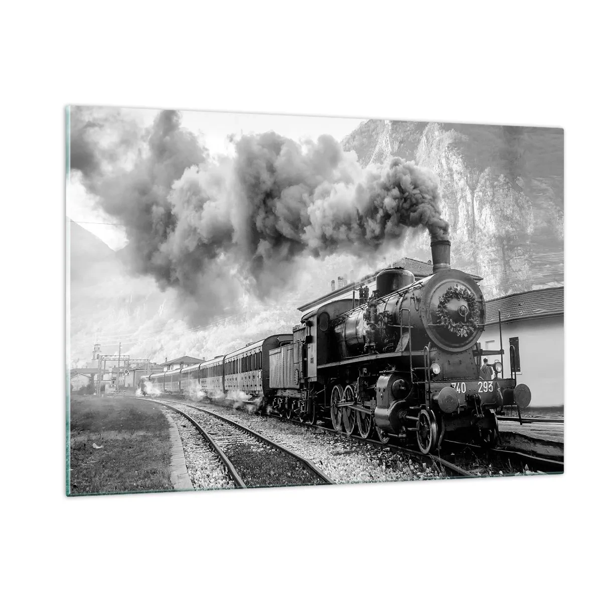 Glasbild - Bild auf glas - Eine alte Dampfeisenbahn in einer Berglandschaft - 120x80cm - Steht am Bahnhof ... - Moderne Wanddekoration für Wohnzimmer und Schlafzimmer ARTTOR