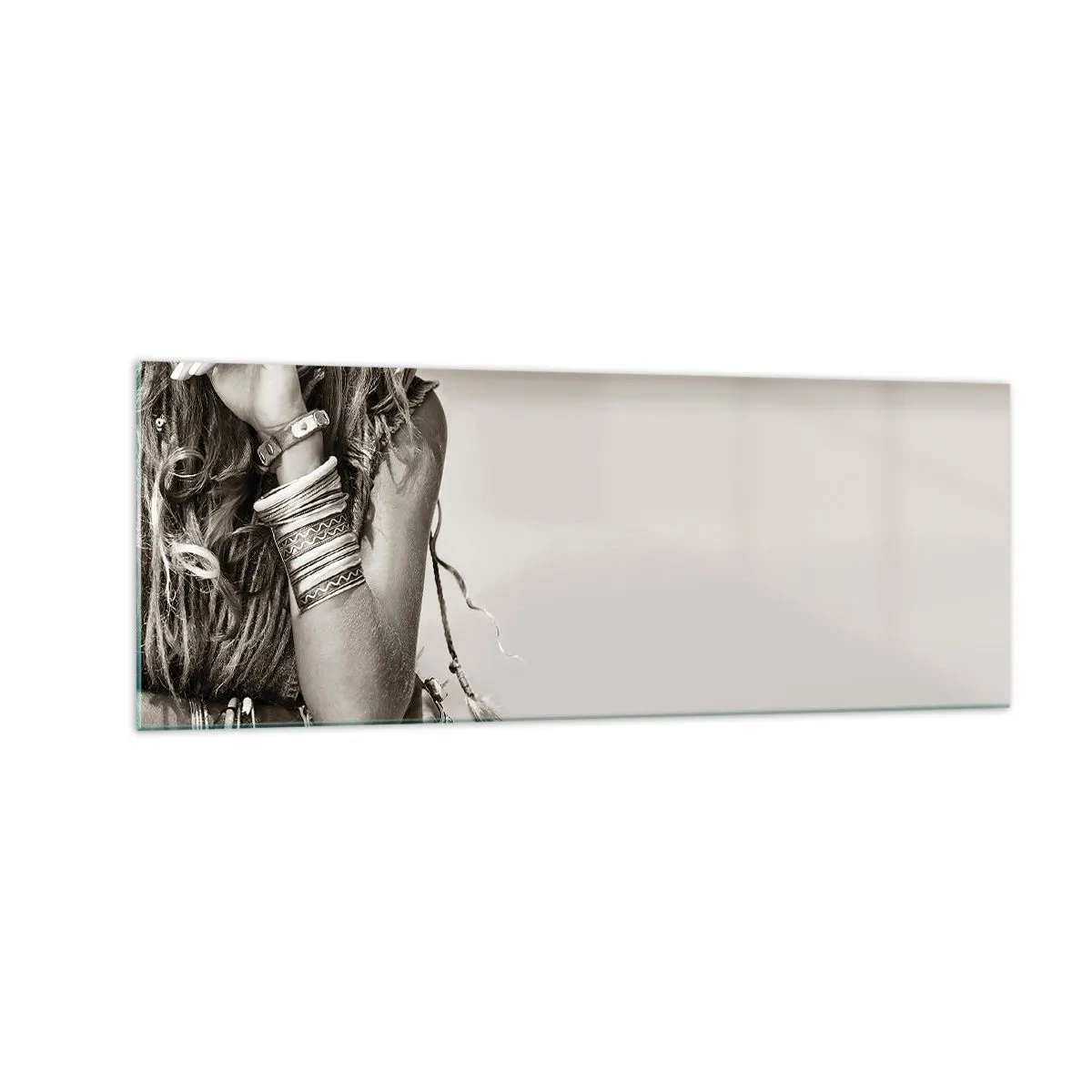 Glasbild - Bild auf glas - Porträt einer Boho-Frau mit Schmuck - 140x50cm - Wieso ein Mädchen - Moderne Wanddekoration für Wohnzimmer und Schlafzimmer ARTTOR