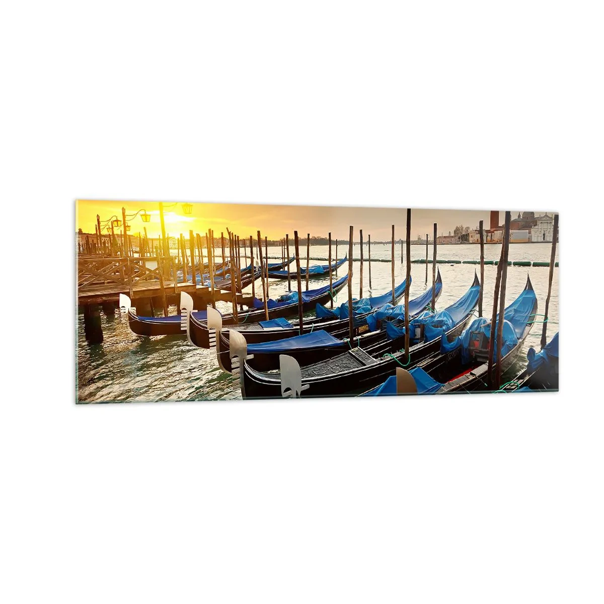 Glasbild - Bild auf glas - Gondeln in Venedig am Morgen im Licht der aufgehenden Sonne - 140x50cm - Bevor das Summen kommt - Moderne Wanddekoration für Wohnzimmer und Schlafzimmer ARTTOR