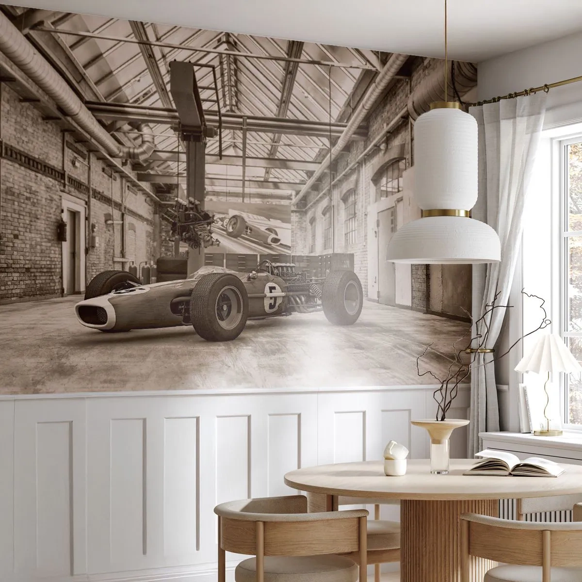 Fototapete Premium Sand - Ein Oldtimer-Rennwagen in einer Industriegarage - 100x70cm - Die Siegerruhe - Moderne Wanddekoration für Wohnzimmer und Schlafzimmer ARTTOR