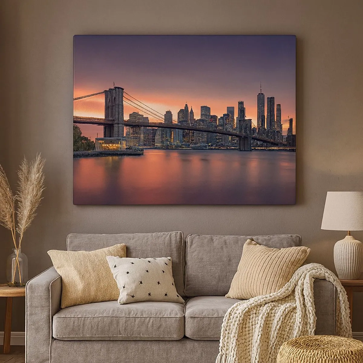 Bild auf Leinwand - Leinwandbild - Nachtpanorama der Stadt mit einer Brücke und einem beleuchteten Himmel - 70x50cm - Eingetaucht in lila Stille - Moderne Wanddekoration für Wohnzimmer und Schlafzimmer ARTTOR
