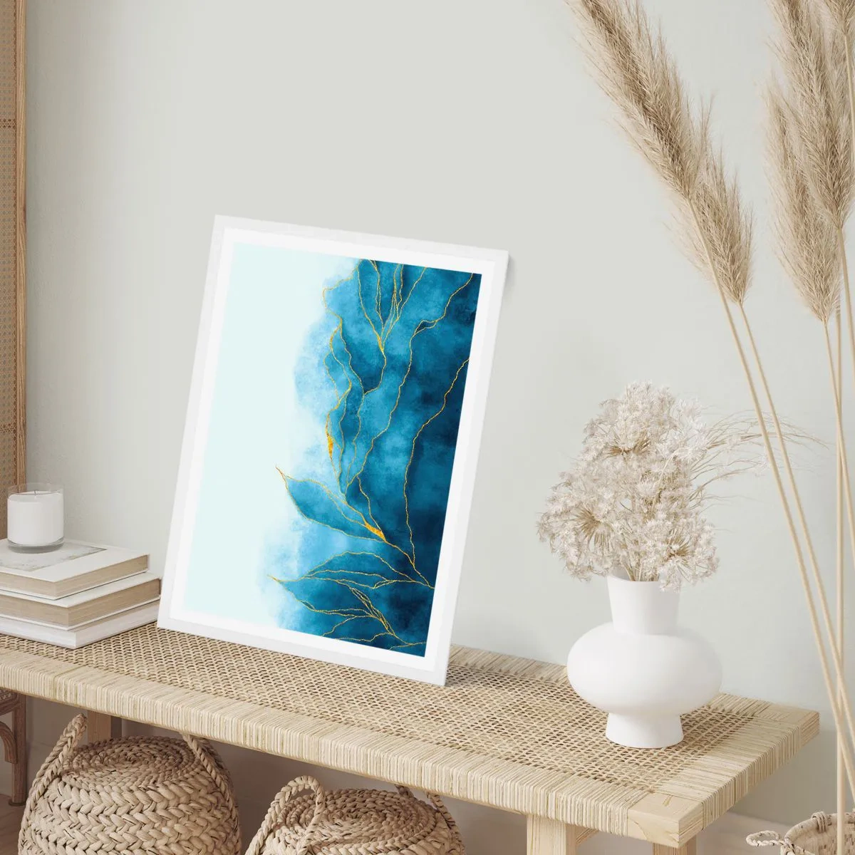 Poster in einem weißen Rahmen - Blau im Gold - 70x100 cm