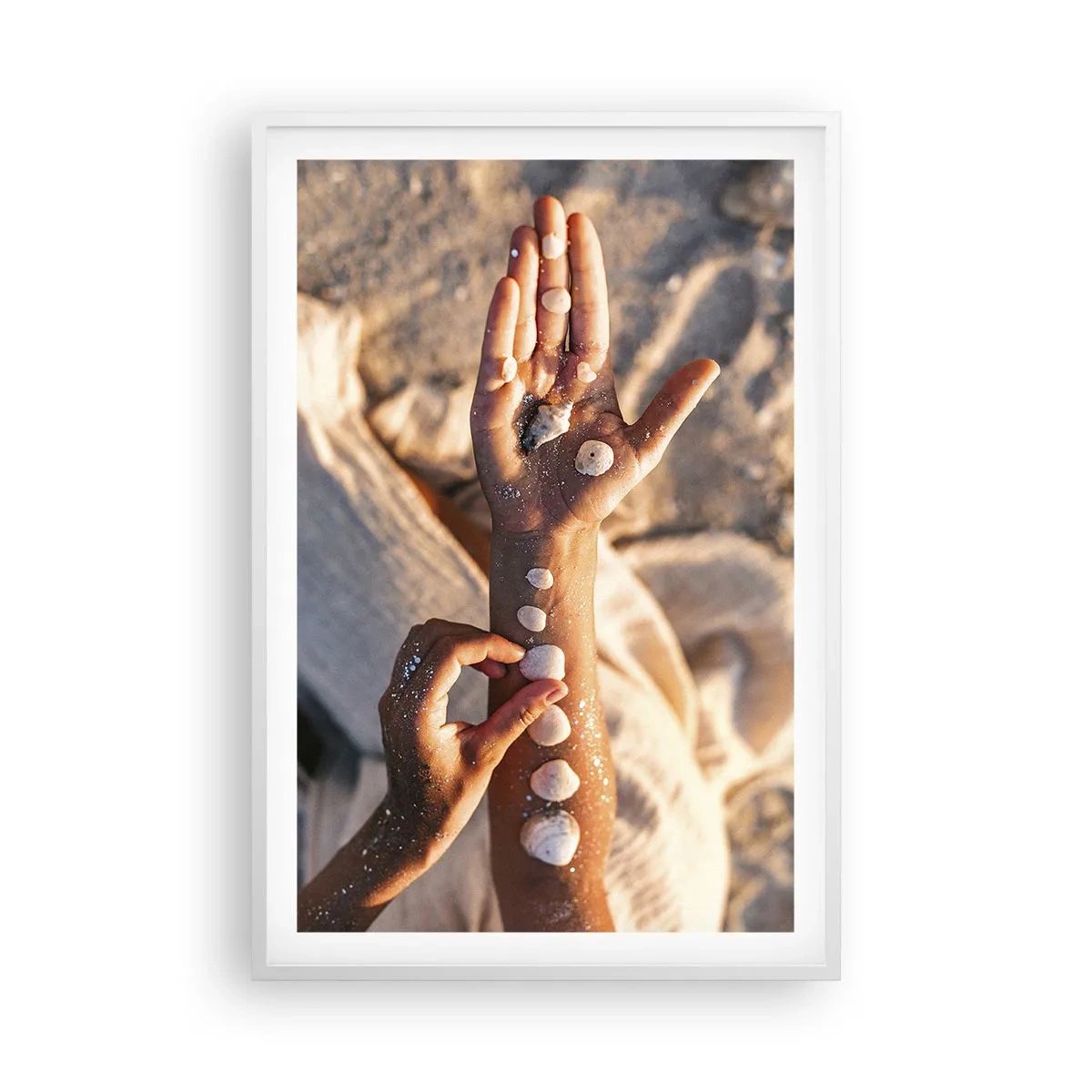 Poster in einem weißen Rahmen - Schönheit an Ihren Fingerspitzen - 61x91 cm