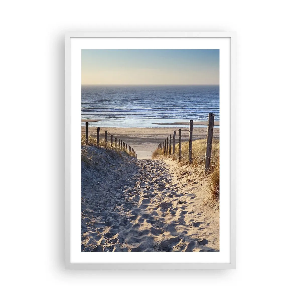 Poster in einem weißen Rahmen - Das Rauschen des Meeres, der Gesang der Vögel, ein wilder Strand im Gras ... - 50x70 cm