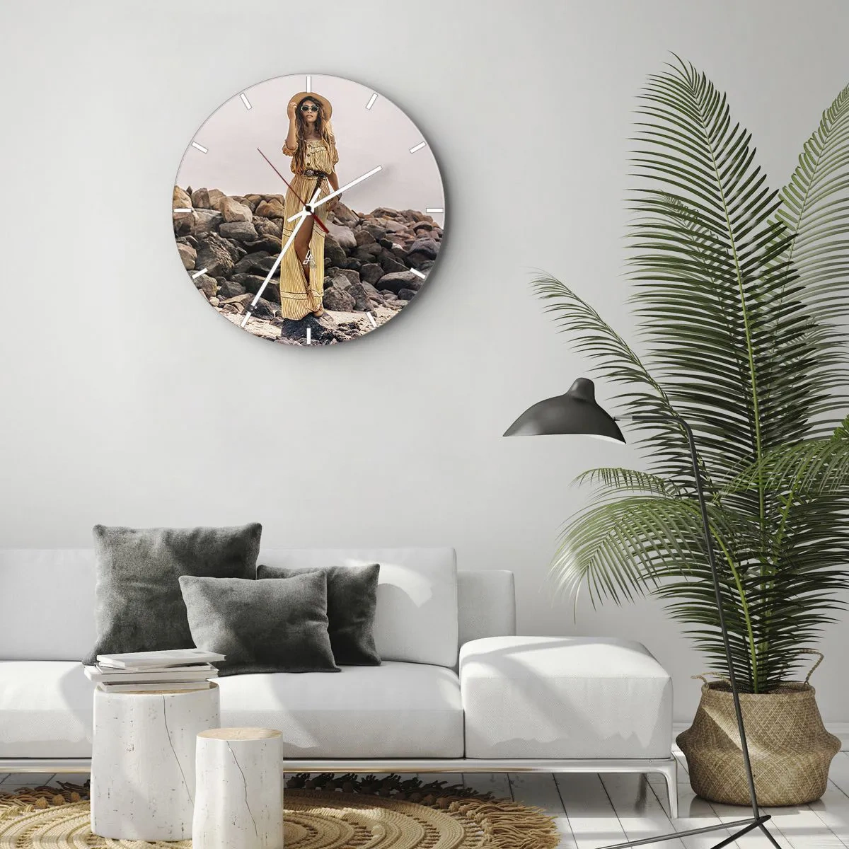 Wanduhr - Glasuhr - Stilvolle Frau in einem Sommerkleid vor einem Hintergrund aus Steinen - 30x30cm - Die Magie der Steine - Moderne Wanddekoration für Wohnzimmer, Küche und Schlafzimmer ARTTOR