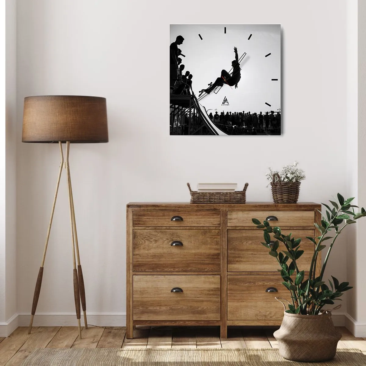 Wanduhr - Glasuhr - Schwarz-weiße Skateboardszene auf einer Rampe - 30x30cm - Helden und Zuschauer - Moderne Wanddekoration für Wohnzimmer und Schlafzimmer ARTTOR