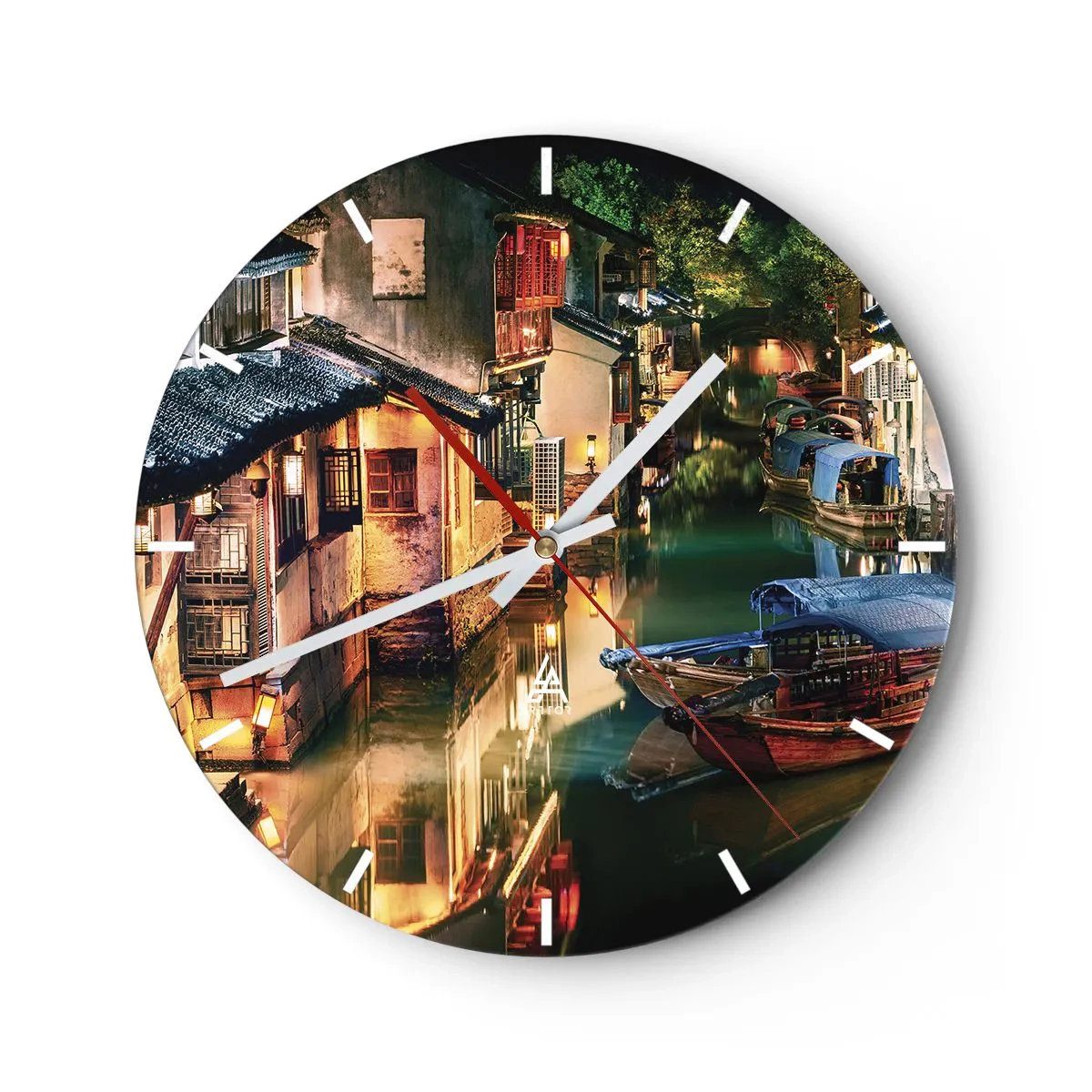 Wanduhr - Glasuhr - Stimmungsvoller Kanal mit Booten und chinesischer Architektur bei Nacht - 30x30cm - Ein Abend auf einer chinesischen Straße - Moderne Wanddekoration für Wohnzimmer, Küche und Schlafzimmer ARTTOR