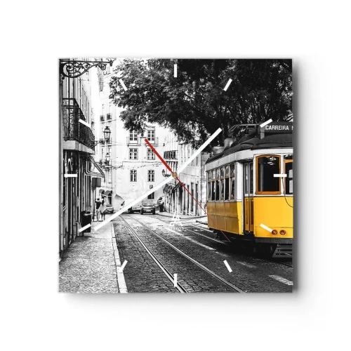 Wanduhr - Glasuhr - Eine gelbe Straßenbahn vor dem Hintergrund einer schwarz-weißen Straße - 30x30cm - Und Fado im Hintergrund - Moderne Wanddekoration für Wohnzimmer und Schlafzimmer ARTTOR