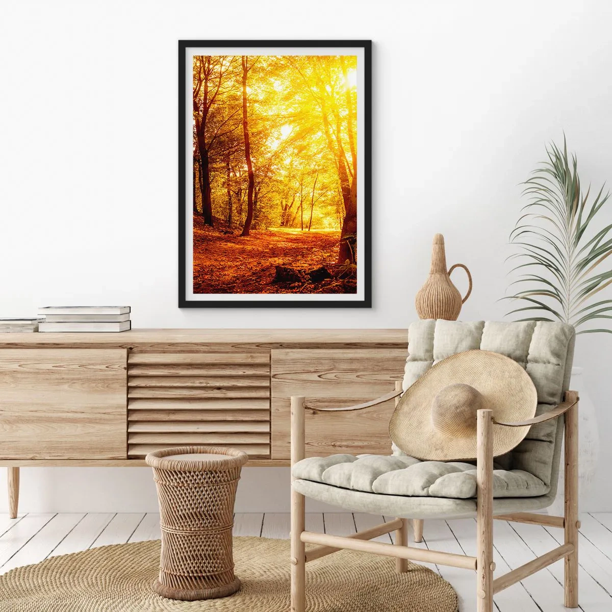 Poster in einem schwarzem Rahmen - Sonnenuntergang erleuchtet einen Herbstwald voller goldener Blätter - 50x70cm - Auf die goldene Lichtung - Moderne Wanddekoration für Wohnzimmer und Schlafzimmer ARTTOR