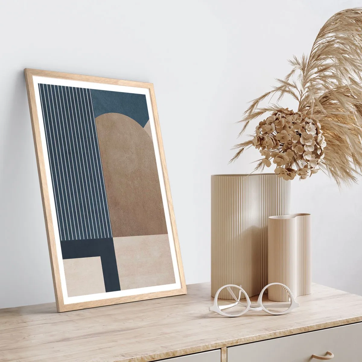 Poster in einem Rahmen aus heller Eiche - Komposition aus Einfachheit und Rundheit - 61x91 cm