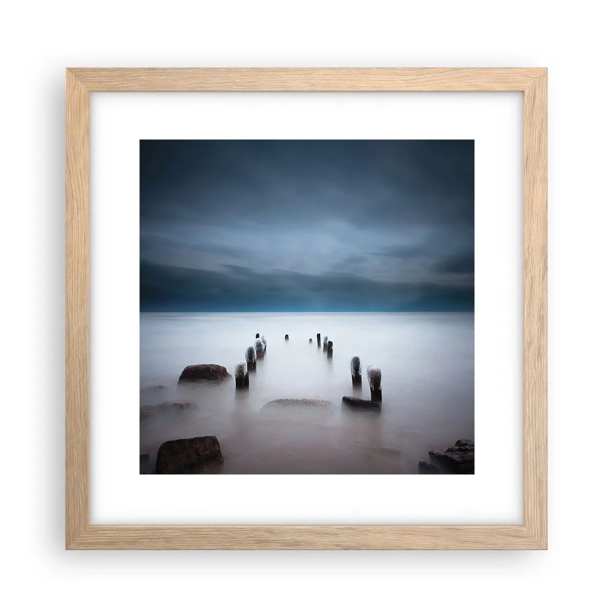 Poster in einem Rahmen aus heller Eiche - Nachdenklicher See - 30x30 cm