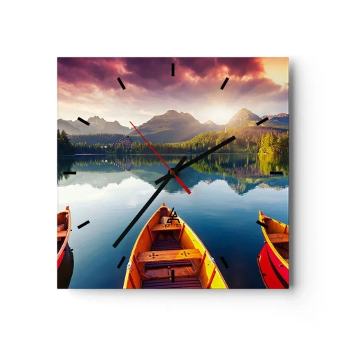 Wanduhr - Glasuhr - Drei Holzboote vor der Kulisse eines Bergsees bei Sonnenuntergang - 30x30cm - Nichts gegen die Natur - Moderne Wanddekoration für Wohnzimmer und Schlafzimmer ARTTOR