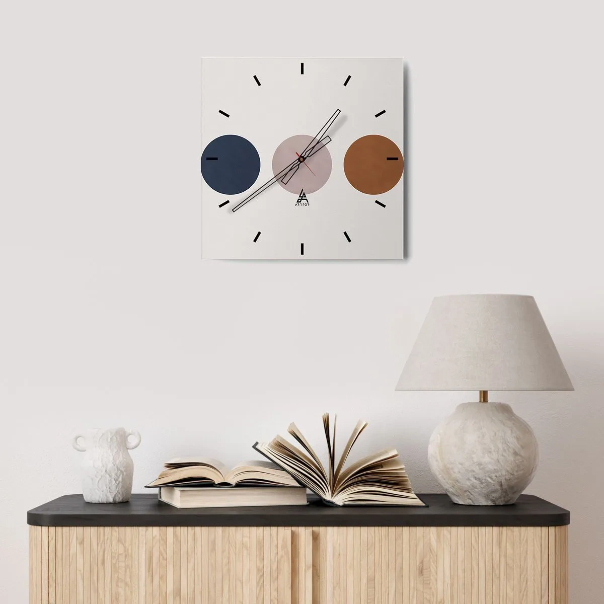 Wanduhr - Glasuhr - Eine minimalistische Komposition mit drei farbigen Kreisen - 30x30cm - Ein Symbol für Exzellenz - Moderne Wanddekoration für Wohnzimmer und Schlafzimmer ARTTOR