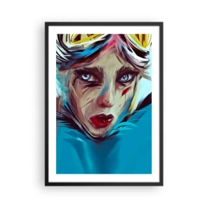 Poster in einem schwarzem Rahmen - Porträt einer Frau mit intensivem Blick und blauem Hintergrund - 50x70cm - Strassenkämpferin - Moderne Wanddekoration für Wohnzimmer und Schlafzimmer ARTTOR