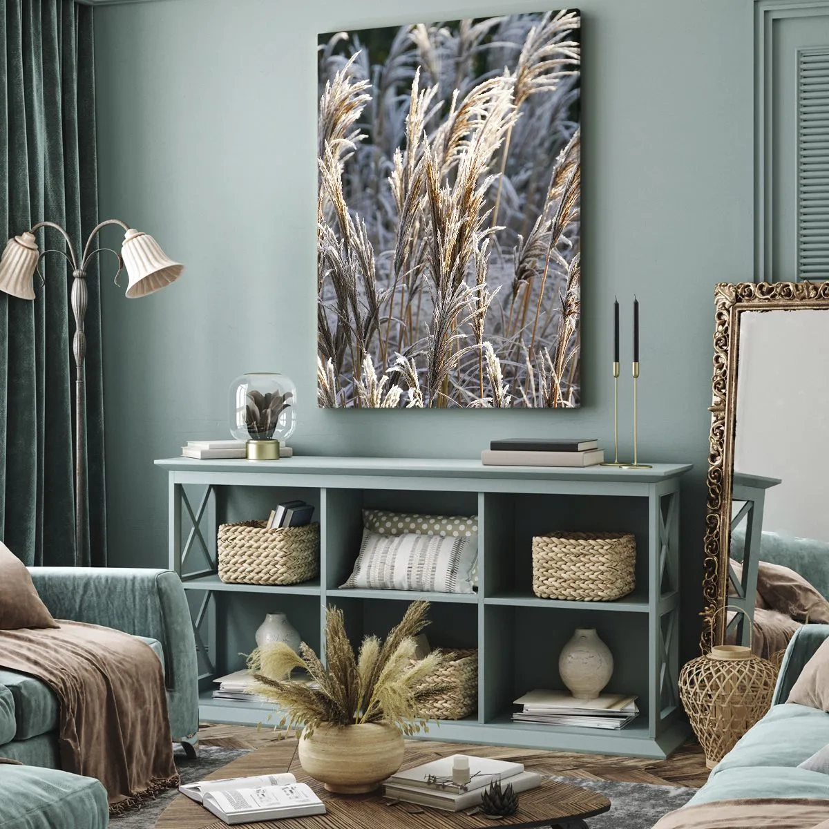 Bild auf Leinwand - Leinwandbild - Winterliche Grashalme mit Frost bedeckt vor einem dunkelgrünen Hintergrund - 80x120cm - Gekleidet mit Frost - Moderne Wanddekoration für Wohnzimmer und Schlafzimmer ARTTOR