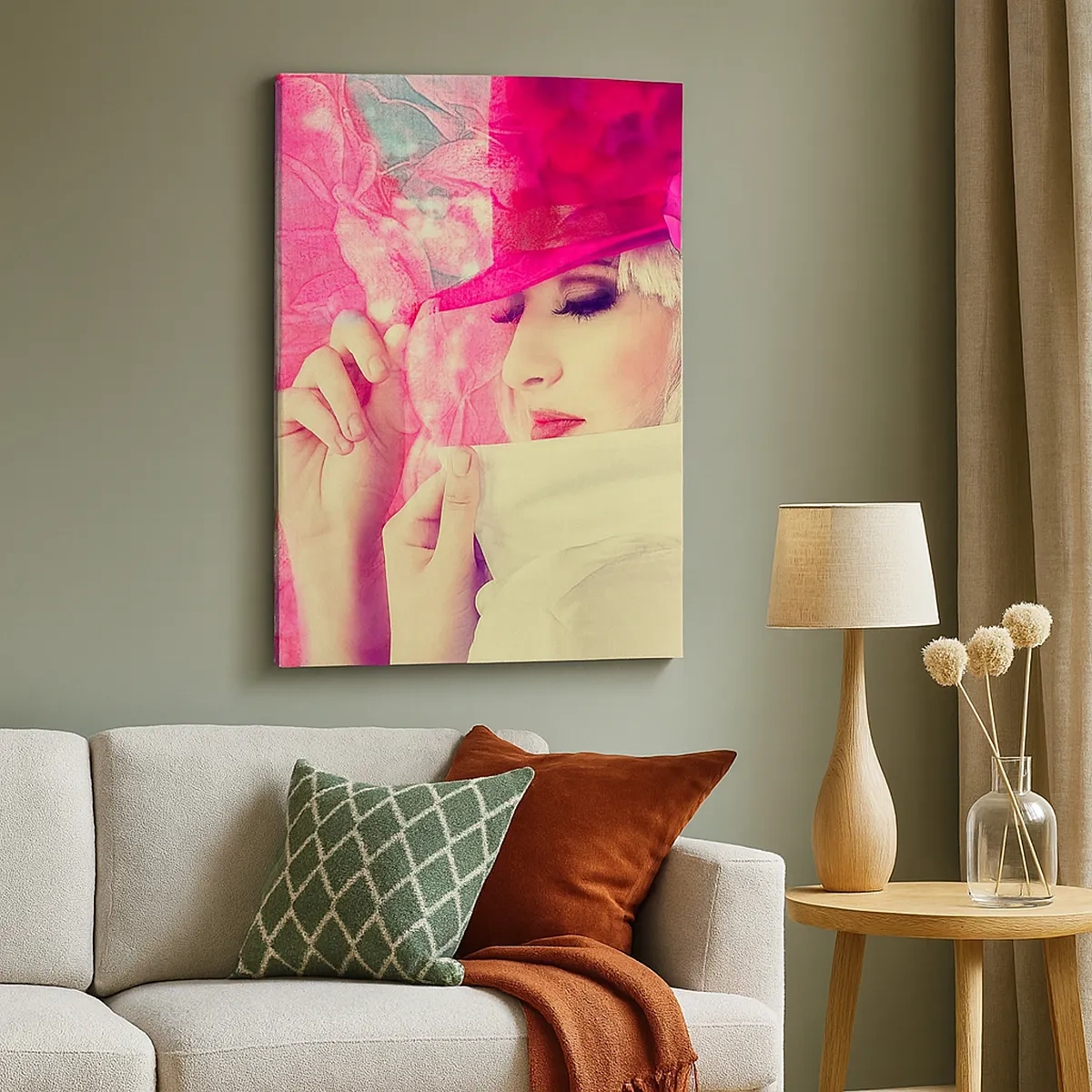 Bild auf Leinwand - Leinwandbild - Stilvolle Frau mit rosa Hut und Blume - 50x70cm - Retro-Porträt in einem rosa Nebel - Moderne Wanddekoration für Wohnzimmer und Schlafzimmer ARTTOR