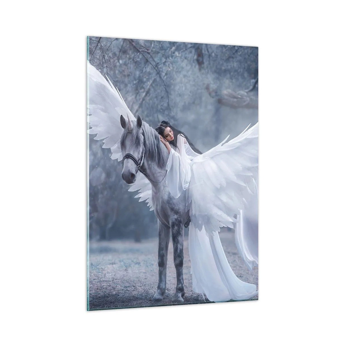 Glasbild - Bild auf glas - Pegasus mit weißen Flügeln und eine Frau in einem Kleid in einem mystischen Wald - 50x70cm - Ein inspirierter Moment - Moderne Wanddekoration für Wohnzimmer und Schlafzimmer ARTTOR