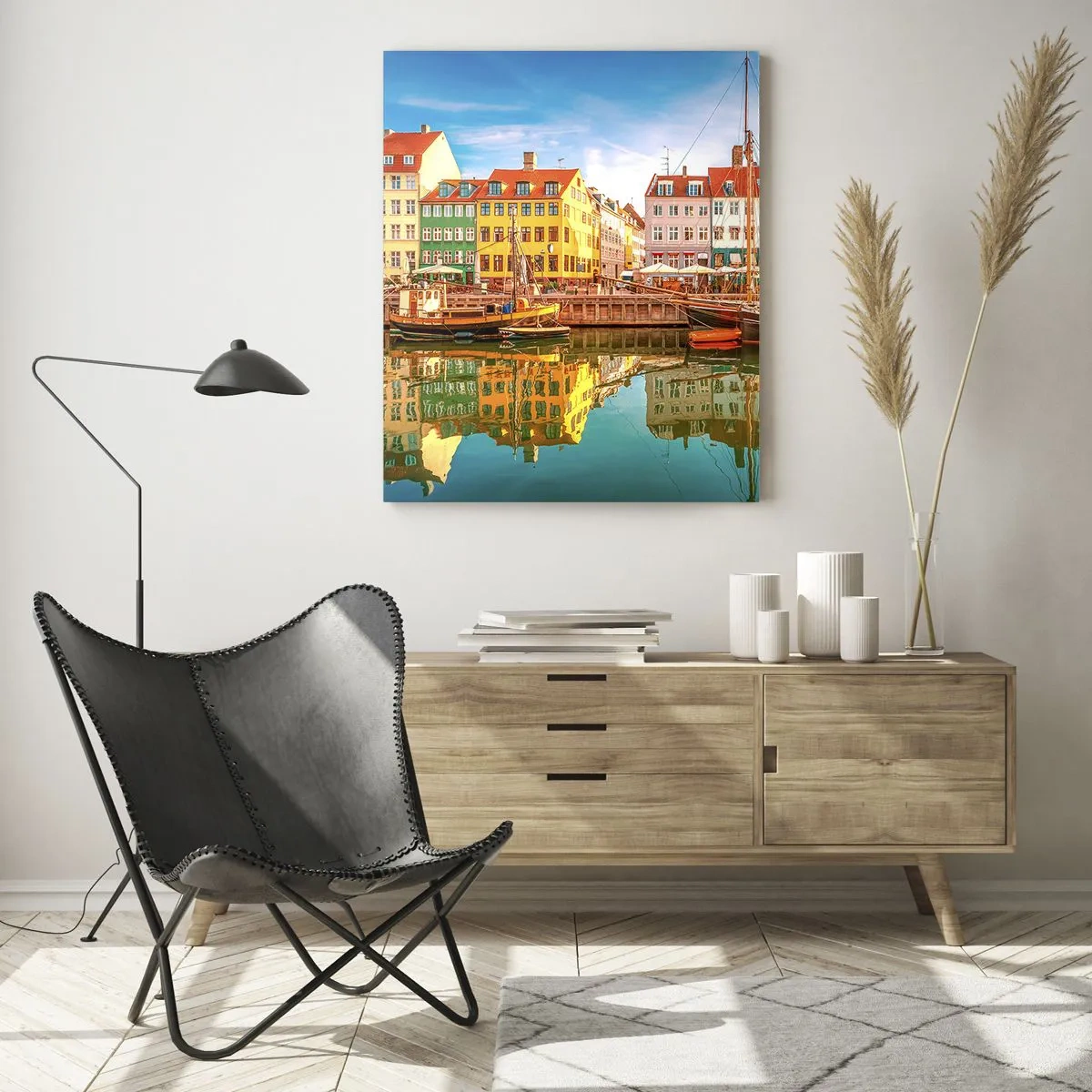 Glasbild - Bild auf glas - Bunte Grachtenhäuser in Kopenhagen - 80x120cm - Glatt wie ein Spiegel über dem Wasser - Moderne Wanddekoration für Wohnzimmer und Schlafzimmer ARTTOR