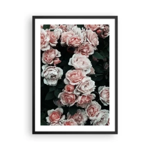 Poster in einem schwarzem Rahmen - Ein Strauß Rosen in zarten Rosatönen auf dunklem Untergrund - 50x70cm - Rosen-Ensemble - Moderne Wanddekoration für Wohnzimmer und Schlafzimmer ARTTOR
