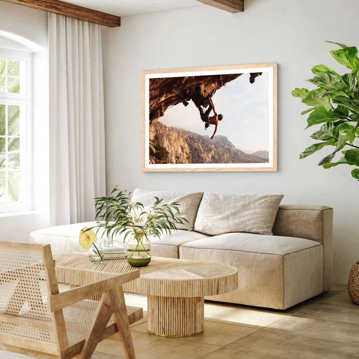 Poster in einem Rahmen aus heller Eiche - Die Welt ist in einer Hand auf einem Felsblock geschrumpft - 91x61 cm