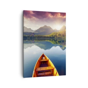 Bild auf Leinwand - Leinwandbild - Drei Holzboote vor der Kulisse eines Bergsees bei Sonnenuntergang - 50x70cm - Nichts gegen die Natur - Moderne Wanddekoration für Wohnzimmer und Schlafzimmer ARTTOR