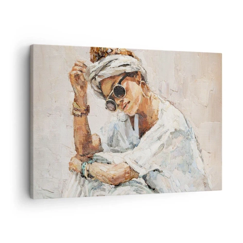 Bild auf Leinwand - Leinwandbild - Porträt einer Frau mit Sonnenbrille vor einer hellen Wand - 70x50cm - Porträt in voller Sonne - Moderne Wanddekoration für Wohnzimmer und Schlafzimmer ARTTOR
