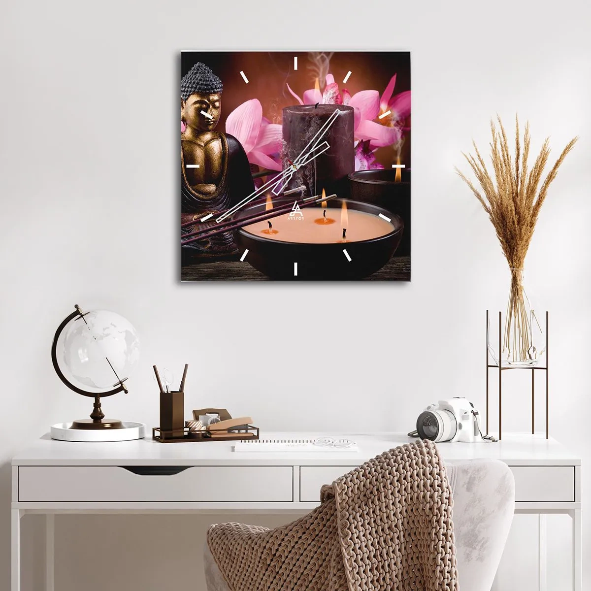 Wanduhr - Glasuhr - Buddha-Figur mit brennenden Kerzen und Räucherstäbchen - 30x30cm - Den Geist frei machen, den Körper beruhigen - Moderne Wanddekoration für Wohnzimmer und Schlafzimmer ARTTOR