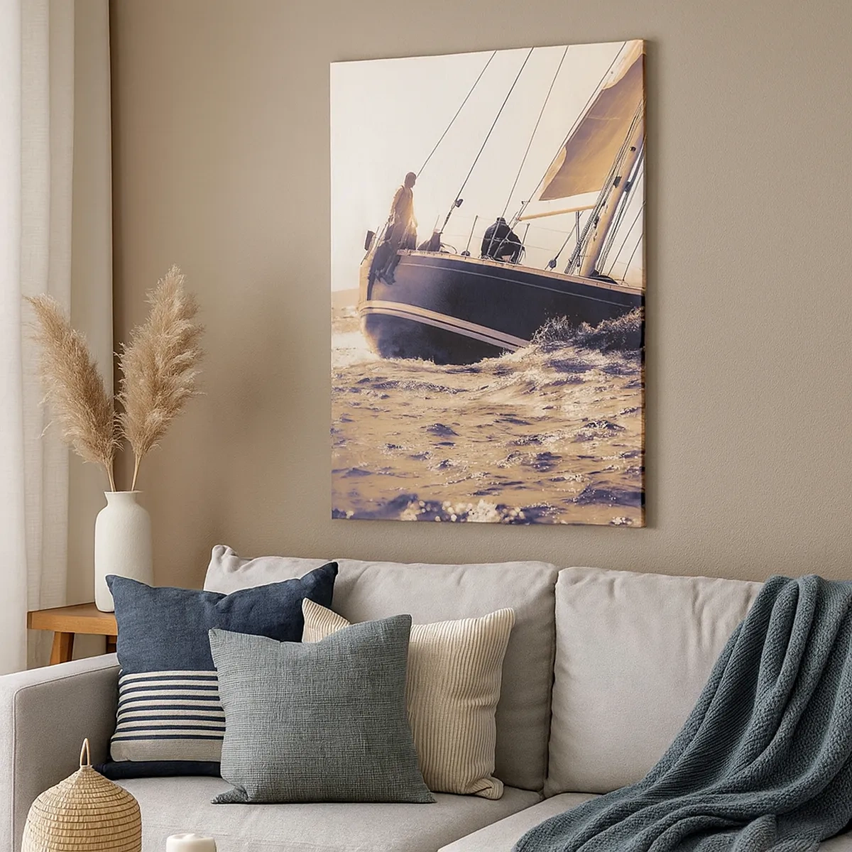 Bild auf Leinwand - Leinwandbild - Eine Yacht auf stürmischer See im Licht der untergehenden Sonne - 50x70cm - Segle, Seemann - Moderne Wanddekoration für Wohnzimmer und Schlafzimmer ARTTOR