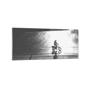 Glasbild - Bild auf glas - Schwarz-weiße Silhouette eines Radfahrers auf einer nassen Straße - 120x50cm - Vor sich hin durch die Stadt - Moderne Wanddekoration für Wohnzimmer und Schlafzimmer ARTTOR