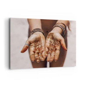 Bild auf Leinwand - Leinwandbild - Nahaufnahme von Händen mit Glitzer in warmen Farbtönen - 100x70cm - Ein Geschenk für dich - Moderne Wanddekoration für Wohnzimmer und Schlafzimmer ARTTOR
