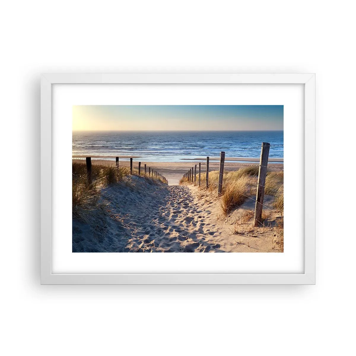 Poster in einem weißen Rahmen - Das Rauschen des Meeres, der Gesang der Vögel, ein wilder Strand im Gras ... - 40x30 cm