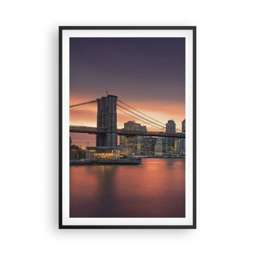 Poster in einem schwarzem Rahmen - Eingetaucht in lila Stille - 61x91 cm