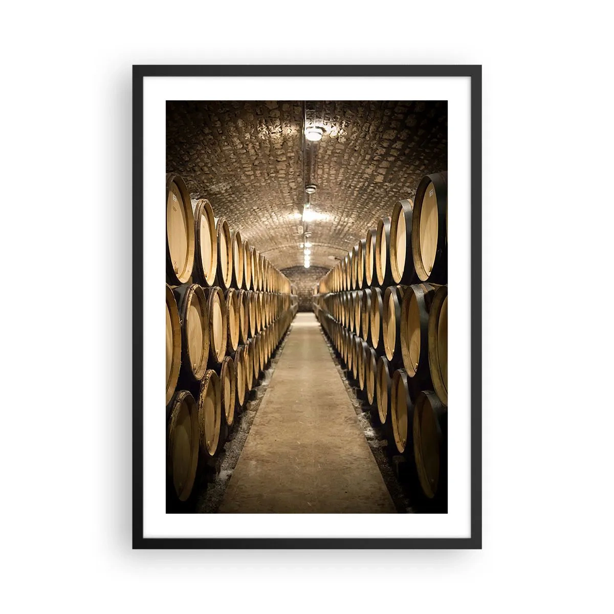 Poster in einem schwarzem Rahmen - Ein Keller voller Weinfässer - 50x70cm - In einem gemauerten Keller - Moderne Wanddekoration für Wohnzimmer und Schlafzimmer ARTTOR
