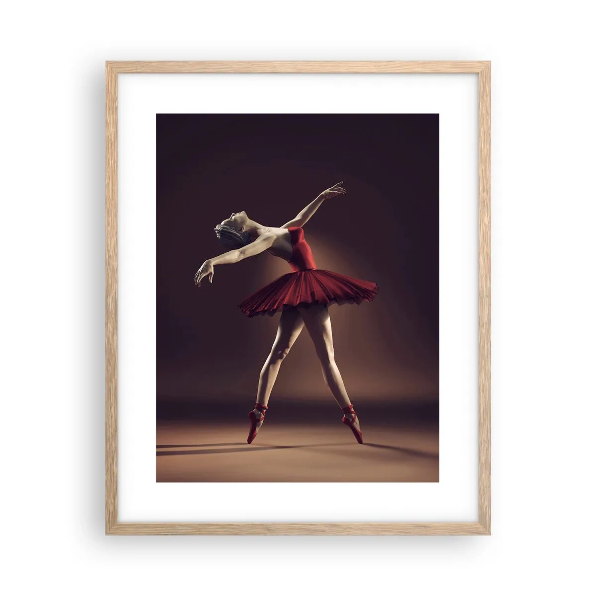 Poster in einem Rahmen aus heller Eiche - Eine Primaballerina - 40x50 cm