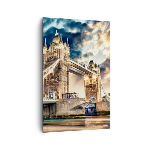 Bild auf Leinwand - Leinwandbild - Tower Bridge in der Abenddämmerung vor einem dynamischen Himmel - 80x120cm - Denkmal des viktorianischen Imperiums - Moderne Wanddekoration für Wohnzimmer und Schlafzimmer ARTTOR