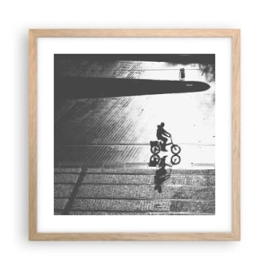 Poster in einem Rahmen aus heller Eiche - Vor sich hin durch die Stadt - 40x40 cm