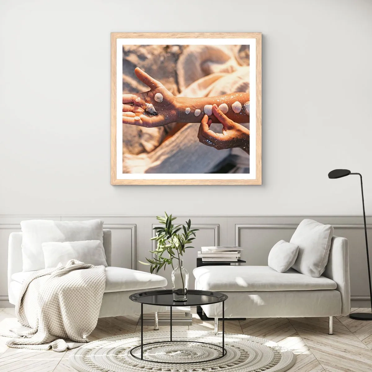 Poster in einem Rahmen aus heller Eiche - Schönheit an Ihren Fingerspitzen - 50x50 cm