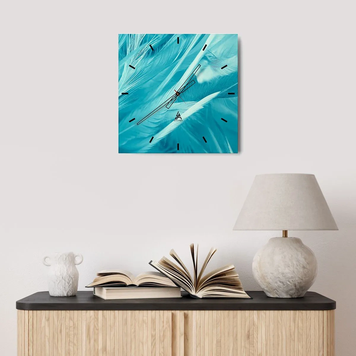 Wanduhr - Glasuhr - Zarte türkisfarbene Federn in Nahaufnahme - 30x30cm - In Pulver ertrinken - Moderne Wanddekoration für Wohnzimmer und Schlafzimmer ARTTOR