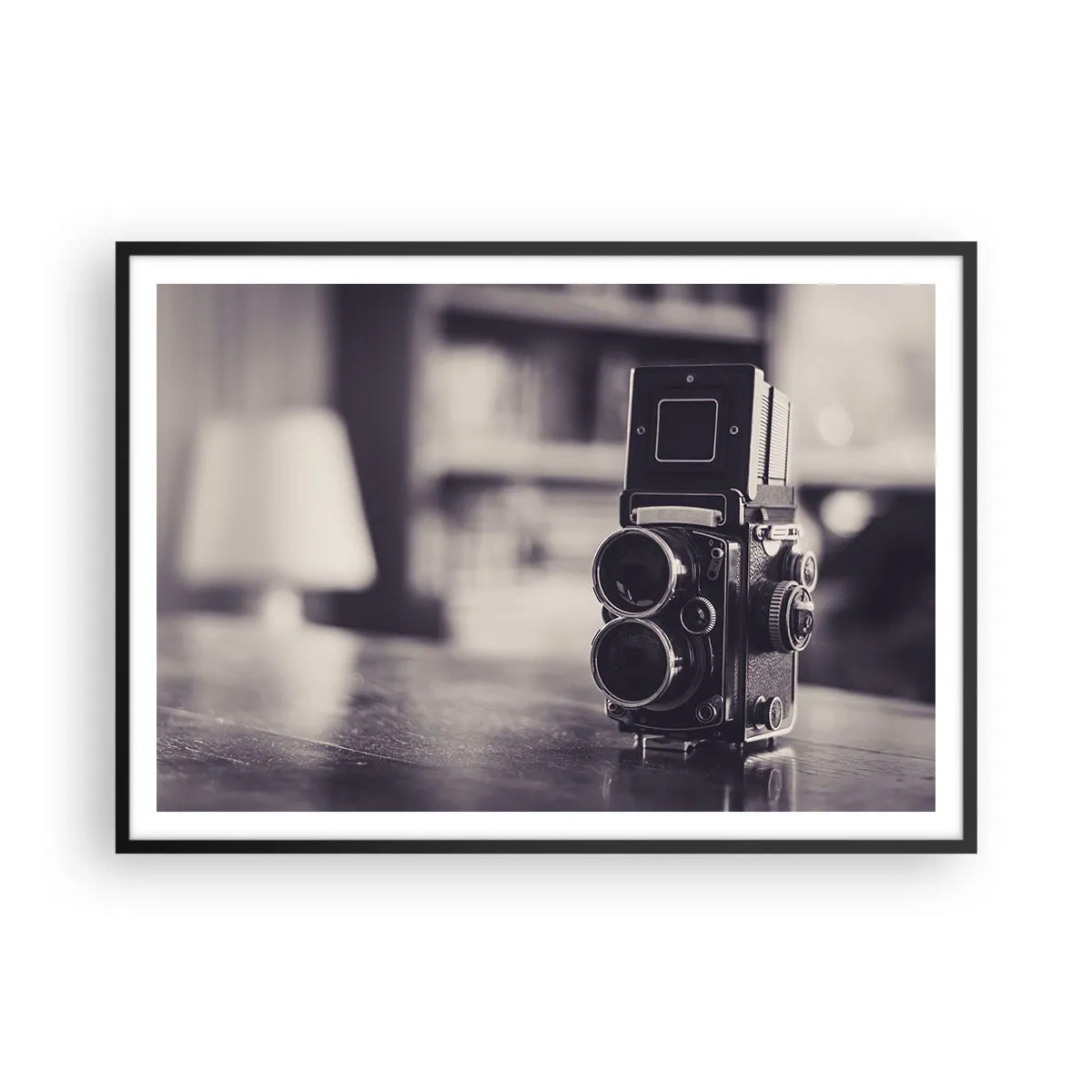 Poster in einem schwarzem Rahmen - Antike Kamera in Schwarz und Weiß - 100x70cm - Zauber alter Fotografie - Moderne Wanddekoration für Wohnzimmer und Schlafzimmer ARTTOR