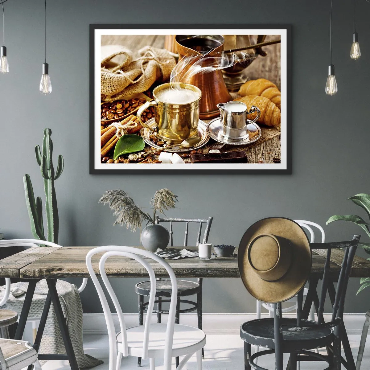 Poster in einem schwarzem Rahmen - Eine goldene Tasse Kaffee, umgeben von Bohnen, Krügen und Croissants - 70x50cm - Schönen Tag noch! - Moderne Wanddekoration für Wohnzimmer und Schlafzimmer ARTTOR