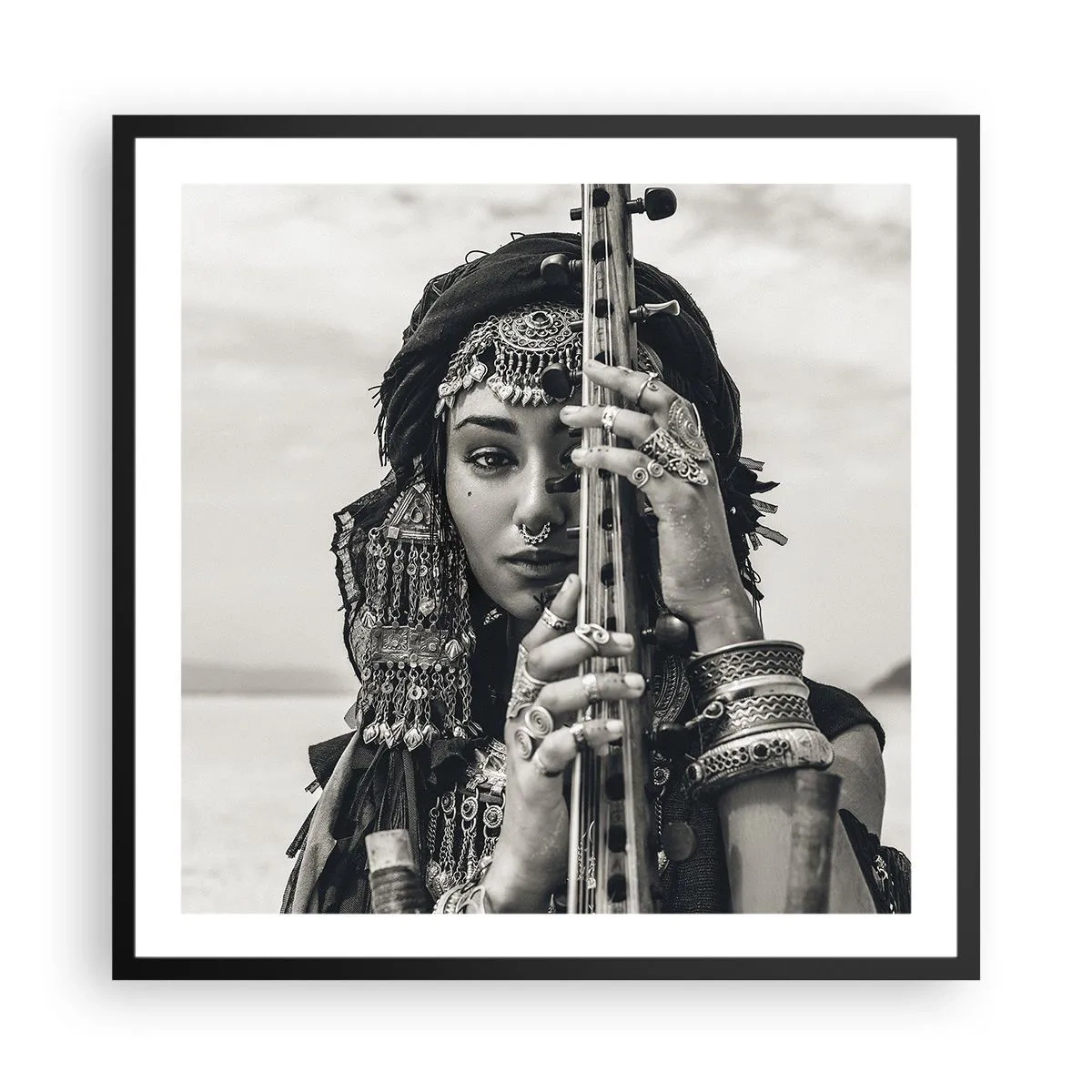 Poster in einem schwarzem Rahmen - Die Musik des Orients selbst - 60x60 cm