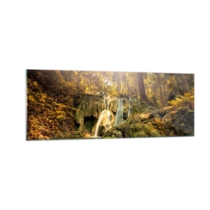 Glasbild - Bild auf glas - Ein Waldwasserfall in den Sonnenstrahlen, umgeben von Grün - 140x50cm - Waldkaskade im Grünen - Moderne Wanddekoration für Wohnzimmer und Schlafzimmer ARTTOR