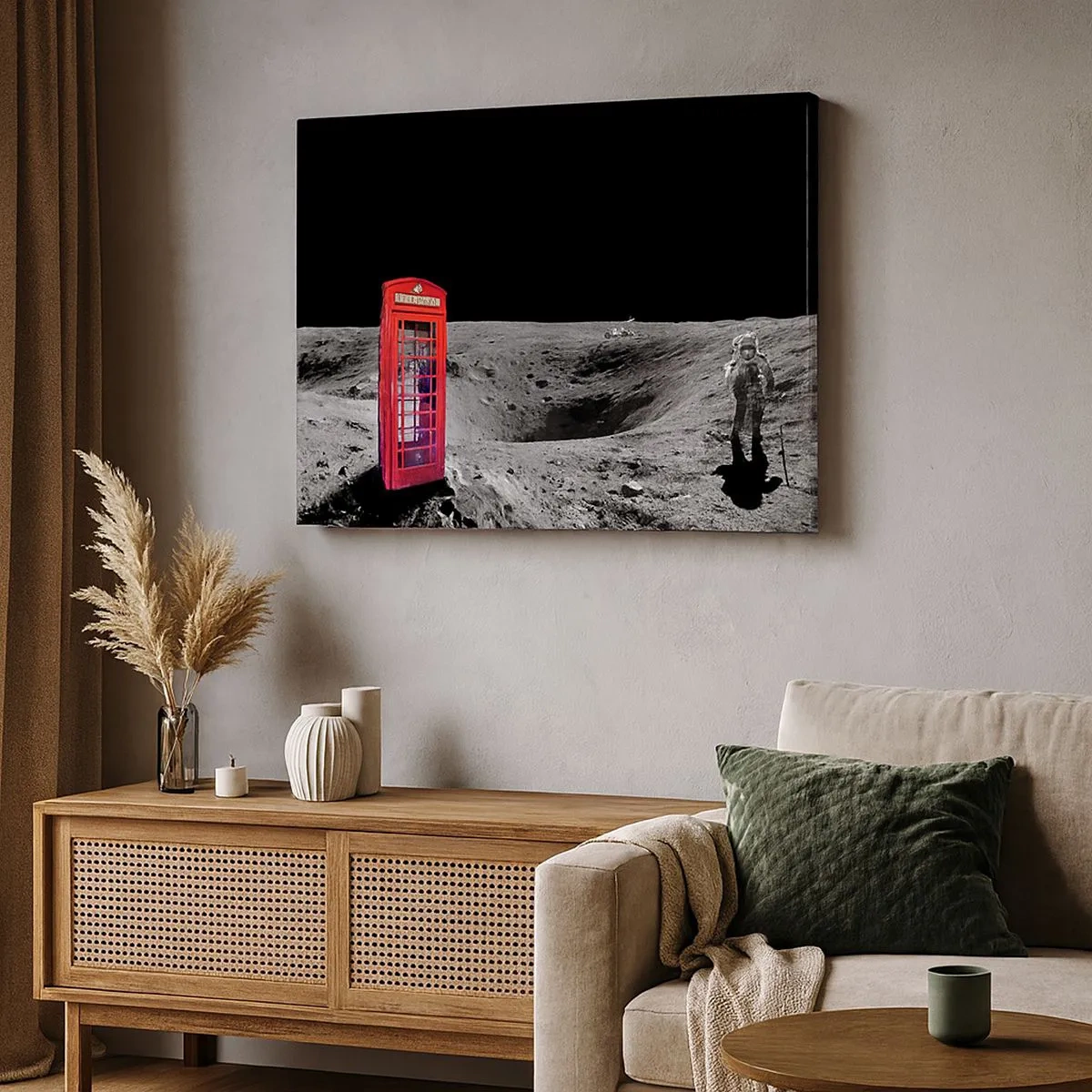 Bild auf Leinwand - Leinwandbild - Rote Telefonzelle auf dem Mond - 70x50cm - Ein kosmischer Witz - Moderne Wanddekoration für Wohnzimmer und Schlafzimmer ARTTOR